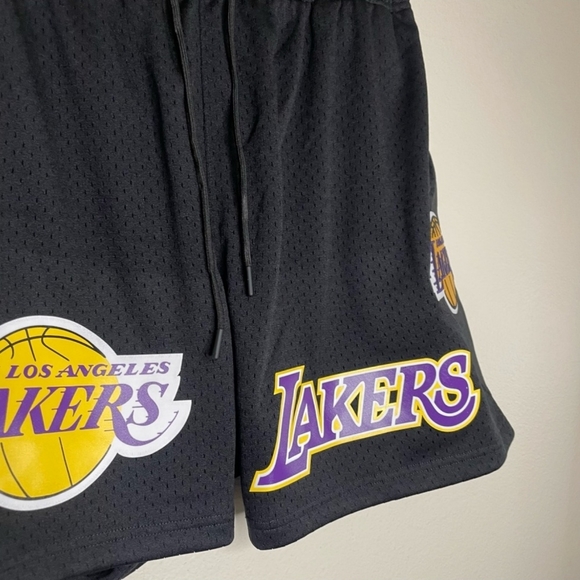 Pro Standard LA Lakers Mesh Shorts - Picture 3 of 5